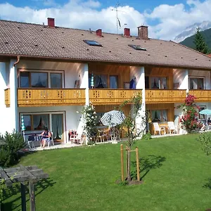 Apartment Ferienapartmenthaus Hubertushof Mittenwald